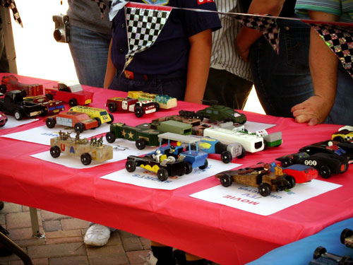 pinewood derby car display